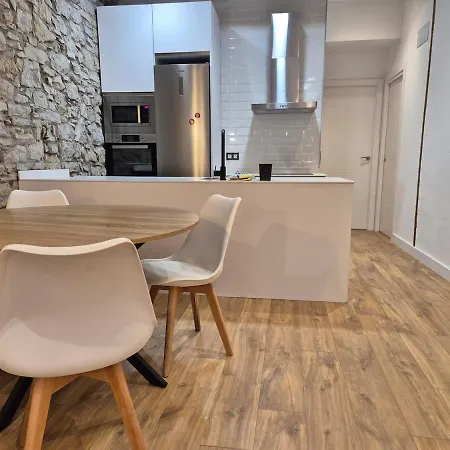 아파트 119a2 En El Centro De 기욘